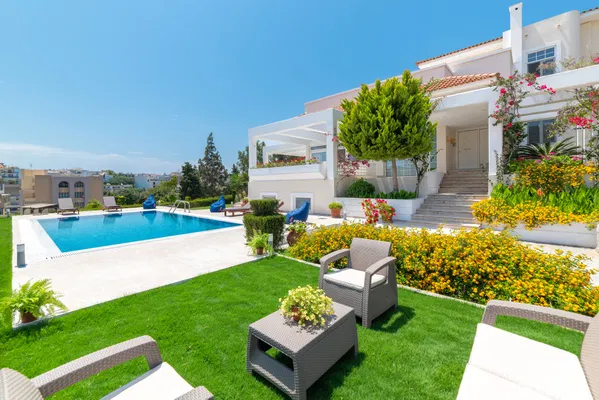 800 m² Villa with Five Bedrooms for Sale in Rhodes, Dodecanese Islands — photo 3
