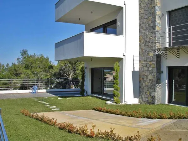 Sea-View 500 m² Villa with Four Bedrooms for Sale in Nea Makri, Athens Eastern Suburbs