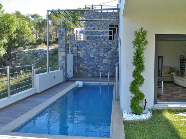 Sea-View 500 m² Villa with Four Bedrooms for Sale in Nea Makri, Athens Eastern Suburbs — photo 3