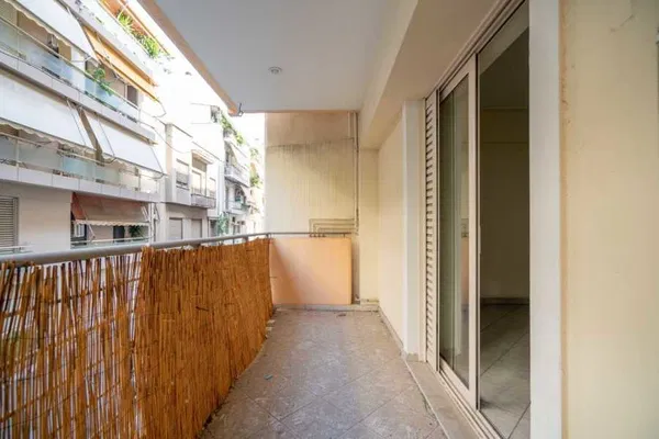 67 m² Two-Bedroom Apartment for Sale in Neos Kosmos, Athens Center — photo 2