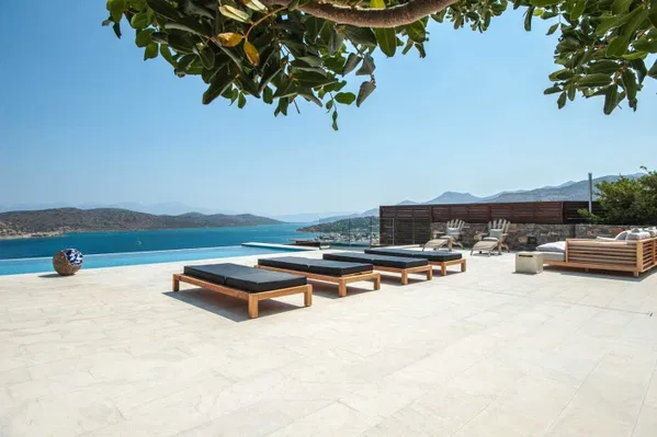 413 m² Sea View Six-Bedroom Villa for Sale in Agios Nikolaos, Lasithi — photo 2