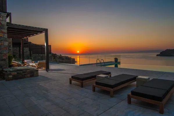 414 m² Sea-View Five-Bedroom Villa for Sale in Agios Nikolaos, Lasithi — photo 4