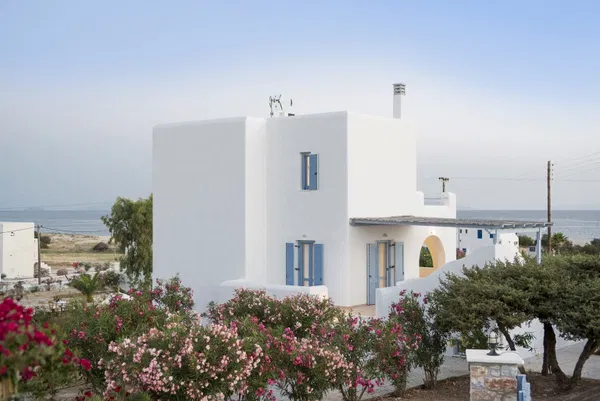 Sea-View Two-Bedroom Villa for Sale in Naxos, Cyclades — photo 2