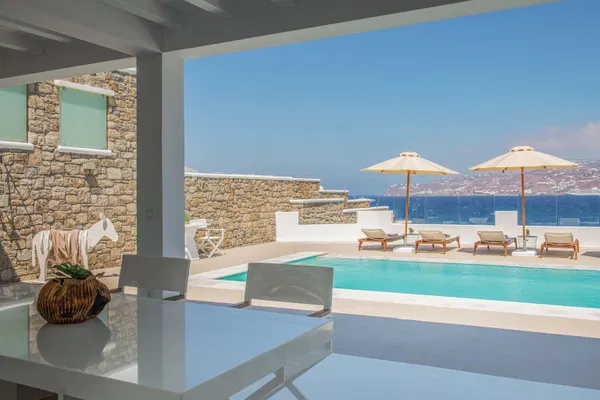 Sea-View 290 m² Villa with Three Bedrooms for Sale in Mykonos, Cyclades — photo 2