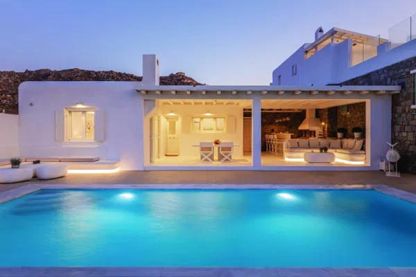 Sea-View 290 m² Villa with Three Bedrooms for Sale in Mykonos, Cyclades — photo 4