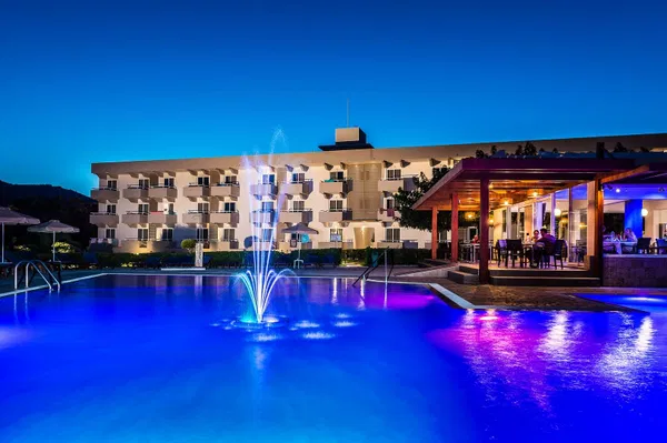 14280 m² Seafront Hotel for Sale in Rhodes, Dodecanese Islands — photo 4