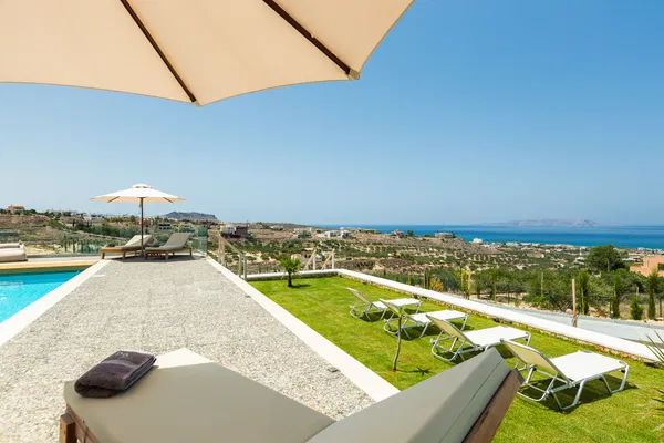 Sea View 430 m² Villa with Six Bedrooms for Sale in Heraklion — photo 5
