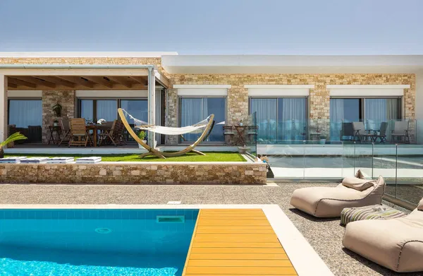 Sea View 430 m² Villa with Six Bedrooms for Sale in Heraklion — photo 4