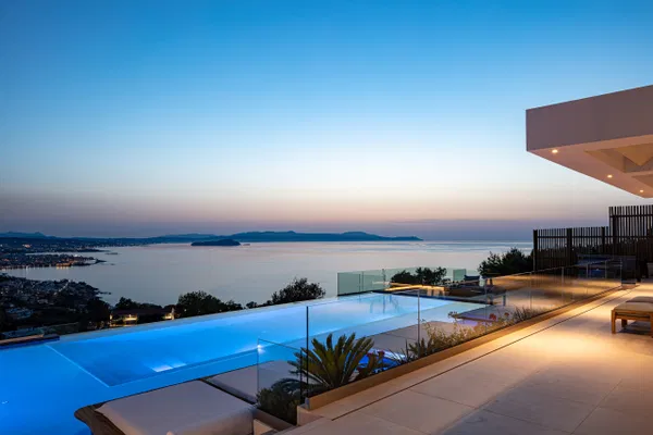 Sea View 210 m² Villa with Four Bedrooms for Sale in Chania