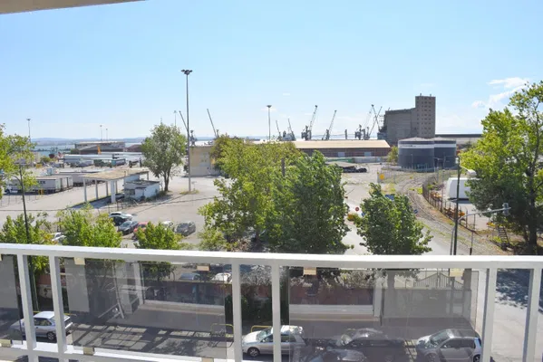 Sea View Two-Bedroom Apartment for Sale in Center Thessaloniki, Thessaloniki — photo 4