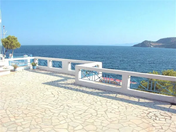 Sea View Hotel for Sale in Aegina, Attica — photo 3