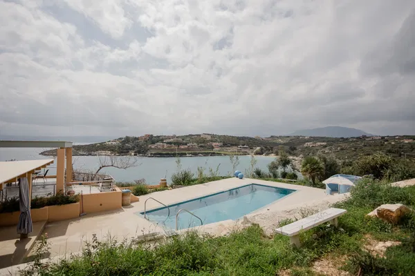 Four-Bedroom Renovated Villa for Sale in Akrotiri, Chania — photo 2