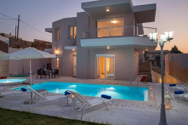 Sea-View Six-Bedroom Villa for Sale in Stalos, Chania — photo 2