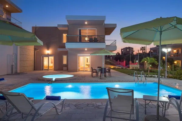 Sea-View Six-Bedroom Villa for Sale in Stalos, Chania — photo 3
