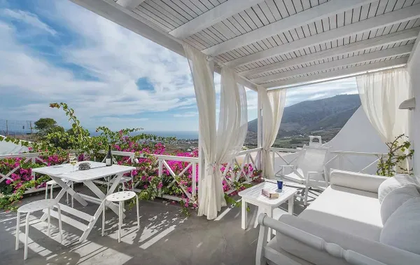 105 m² Three-Bedroom Villa for Sale in Santorini, Cyclades — photo 5
