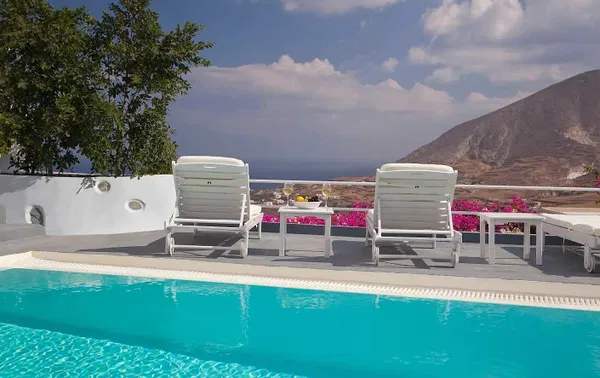 105 m² Three-Bedroom Villa for Sale in Santorini, Cyclades — photo 3