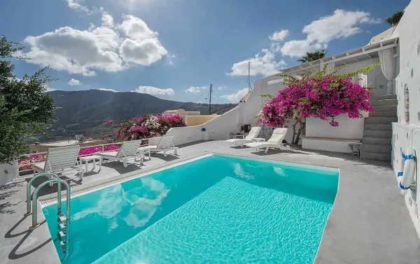 105 m² Three-Bedroom Villa for Sale in Santorini, Cyclades — photo 4