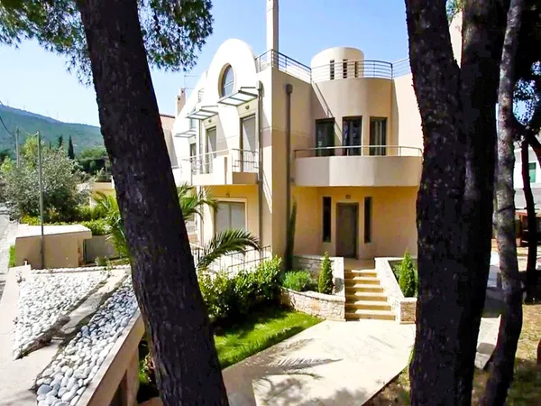 Six-Bedroom Villa for Sale in Ekali, Athens Northern suburbs — photo 3