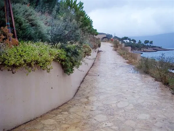 Sea-View 1835 m² Villa with Ten Bedrooms for Sale in Boeotia, Sterea Hellas — photo 5