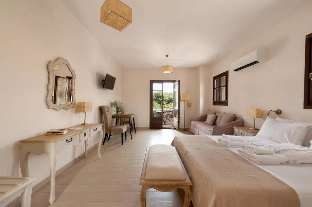 Sea View Hotel for Sale in Gytheio, Messinia