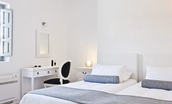 Sea View Hotel for Sale in Santorini, Cyclades with Air conditioning — photo 3