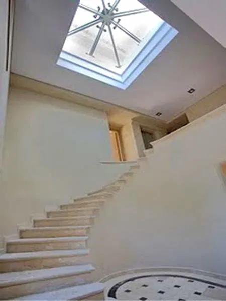 Sea View Eight-Bedroom Villa for Sale in Neos Voutzas, Attica — photo 2