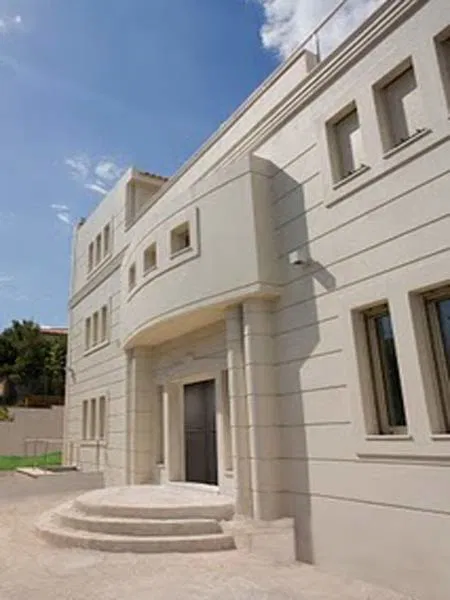 Sea View Eight-Bedroom Villa for Sale in Neos Voutzas, Attica