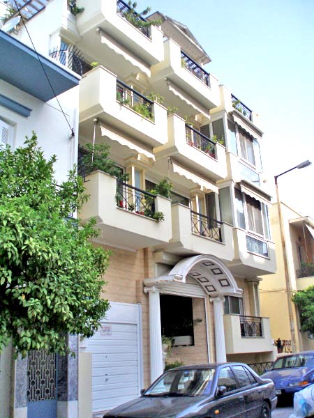 650 m² Villa with Six Bedrooms for Sale in Vyronas, Athens Eastern Suburbs