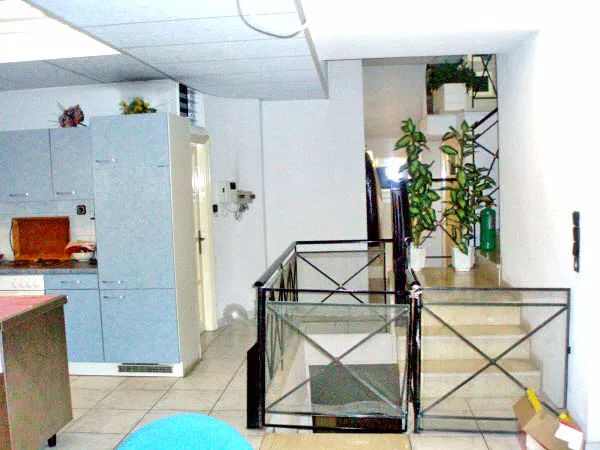 650 m² Villa with Six Bedrooms for Sale in Vyronas, Athens Eastern Suburbs — photo 5