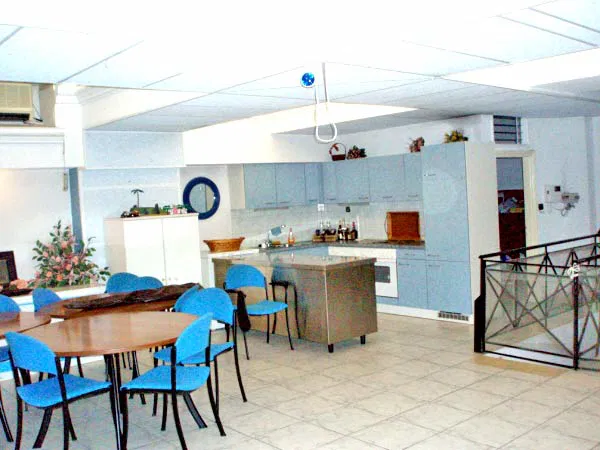650 m² Villa with Six Bedrooms for Sale in Vyronas, Athens Eastern Suburbs — photo 3