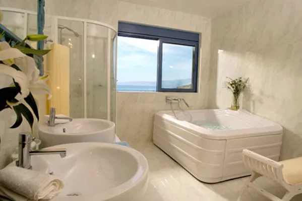 Sea-View Three-Bedroom Villa for Rent in Elounda, Agios Nikolaos — photo 2