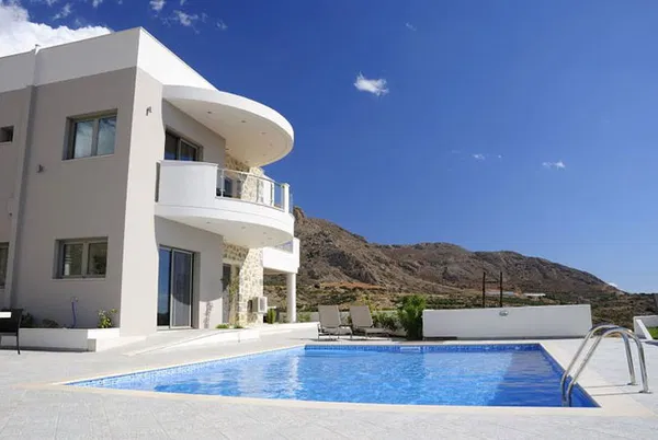 Sea-View Five-Bedroom Villa for Rent in Makris Gialos, Lasithi — photo 3
