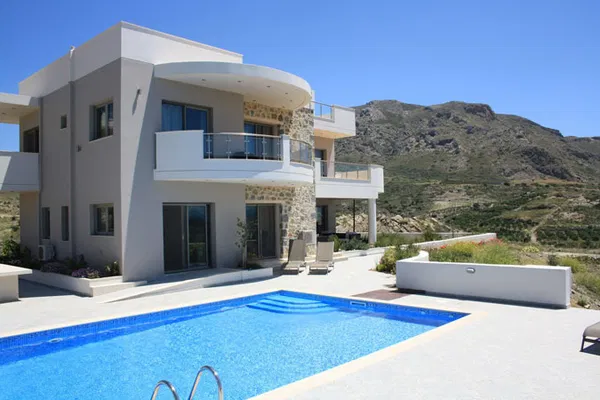 Sea-View Five-Bedroom Villa for Rent in Makris Gialos, Lasithi — photo 4