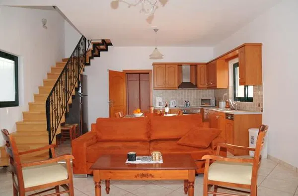 Three-Bedroom Sea-View Villa for Rent in Almyrida, Apokoronas — photo 3