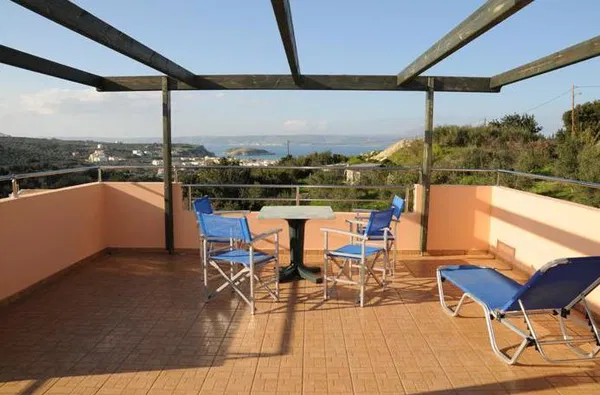 Three-Bedroom Sea-View Villa for Rent in Almyrida, Apokoronas — photo 4