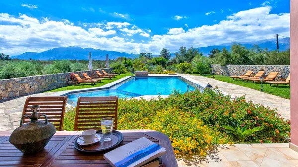 Four-Bedroom Seafront Villa for Rent in Georgioupolis, Apokoronas