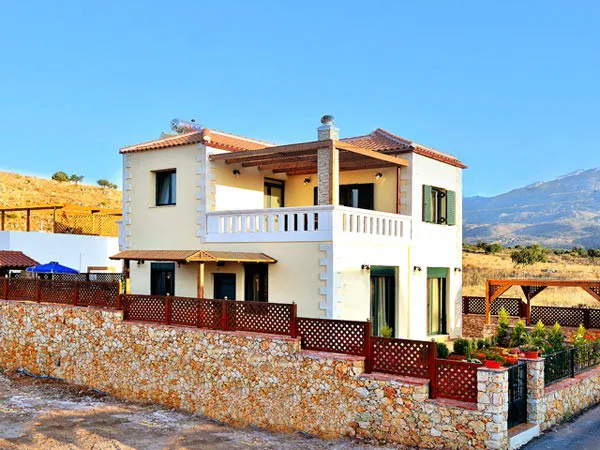 Seafront 125 m² Villa with Three Bedrooms for Rent in Nio Chorio, Apokoronas — photo 2
