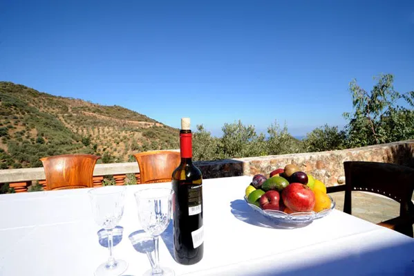 Sea View Three-Bedroom Villa for Rent in Platanias, Chania — photo 4