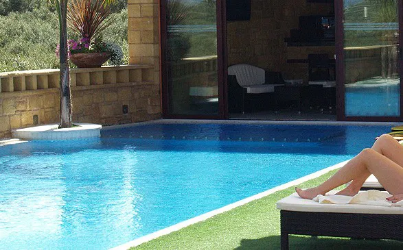 Seafront Five-Bedroom Villa for Rent in Vasilopoulo, Platanias — photo 2