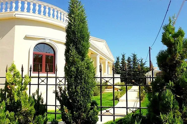 Seafront Villa with Six Bedrooms for Rent in Kounoupidiana, Akrotiri — photo 3