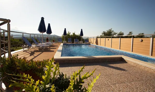 Sea View 210 m² Villa with Four Bedrooms for Rent in Kalyves, Apokoronas — photo 5