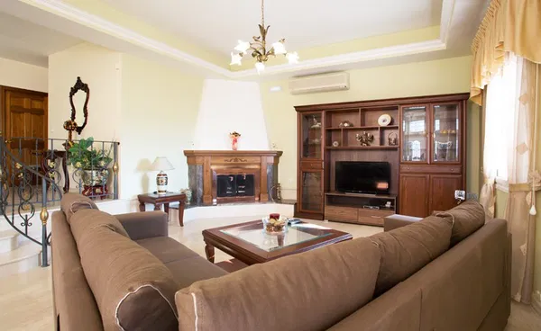 Sea View 210 m² Villa with Four Bedrooms for Rent in Kalyves, Apokoronas — photo 4