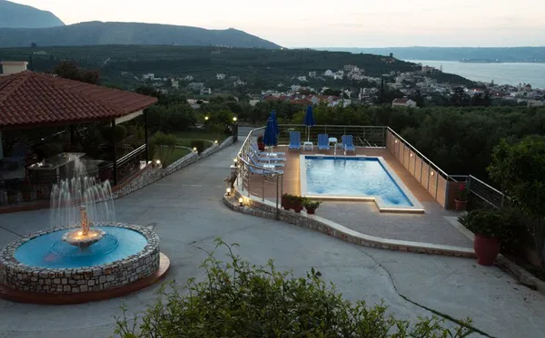 Sea View 210 m² Villa with Four Bedrooms for Rent in Kalyves, Apokoronas