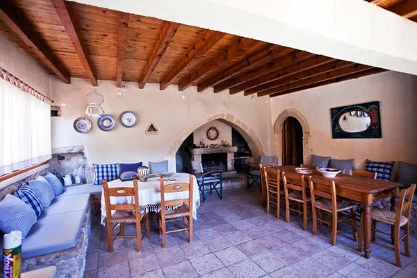 Seafront Three-Bedroom Villa for Rent in Polyrinnia, Kissamos — photo 4