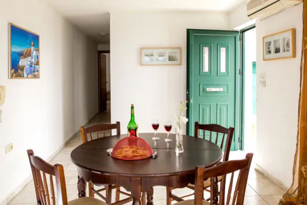Sea View Villa for Rent in Agios Matthaios, Akrotiri — photo 5