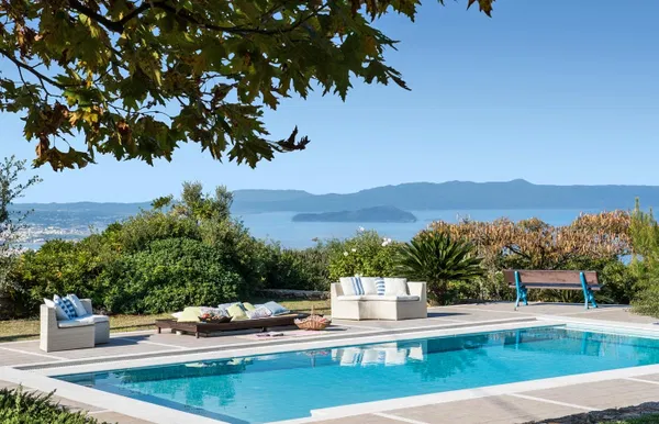 Sea View Six-Bedroom Villa for Rent in Agios Matthaios, Akrotiri