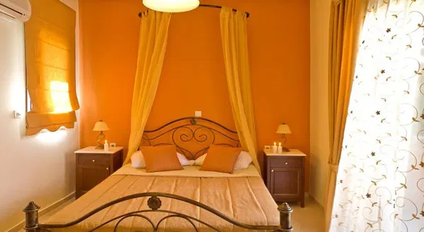 Three-Bedroom Seafront Villa for Rent in Mixorrouma, Agios Vassilios — photo 4