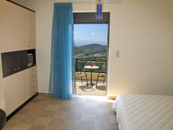 Sea-View Four-Bedroom Villa for Rent in Agia Marina, Chania — photo 2