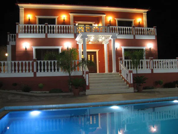 Three-Bedroom Sea-View Villa for Rent in Polemarchi, Platanias