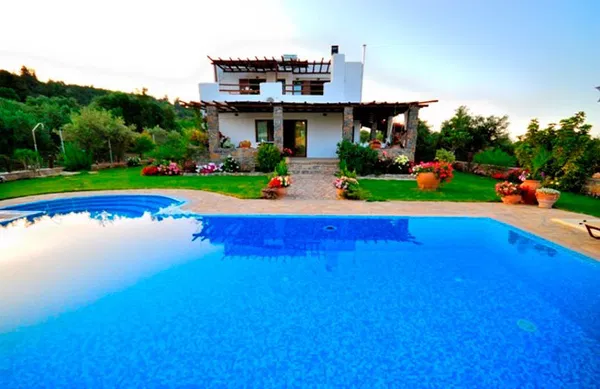 Seafront Three-Bedroom Villa for Rent in Pemonia, Apokoronas — photo 5